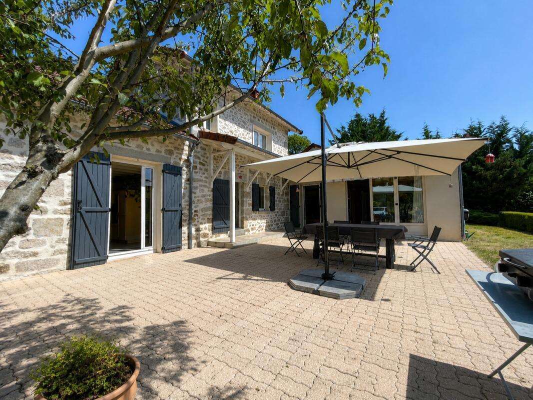 Maison 194 m² à Saint-Sylvestre  - photo 4