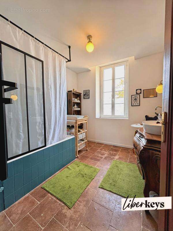 Maison de caractère rénovée – Hyper centre de Gaillac – 238 m² habitables – Jardin - photo 10