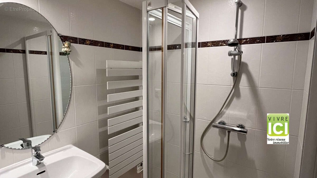 Maison à LA CHAPELLE-BASSE-MER