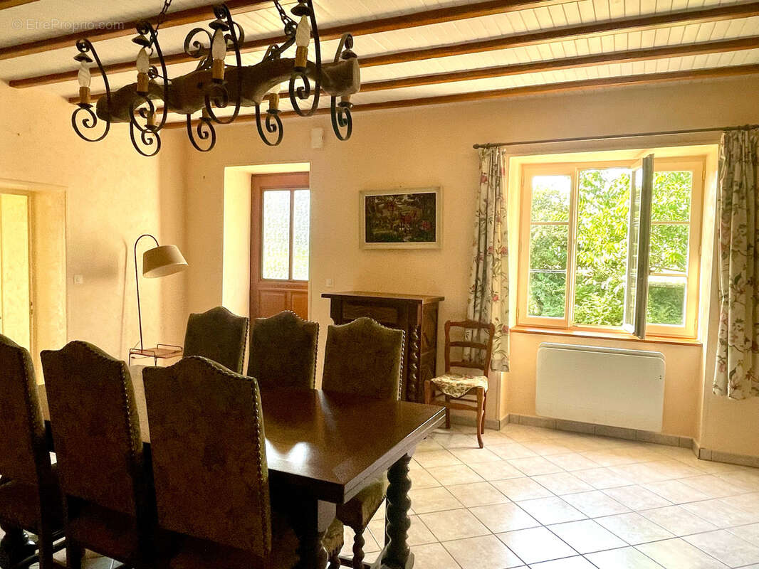 Fermette avec dependances - terrain 8402 m2 - photo 9