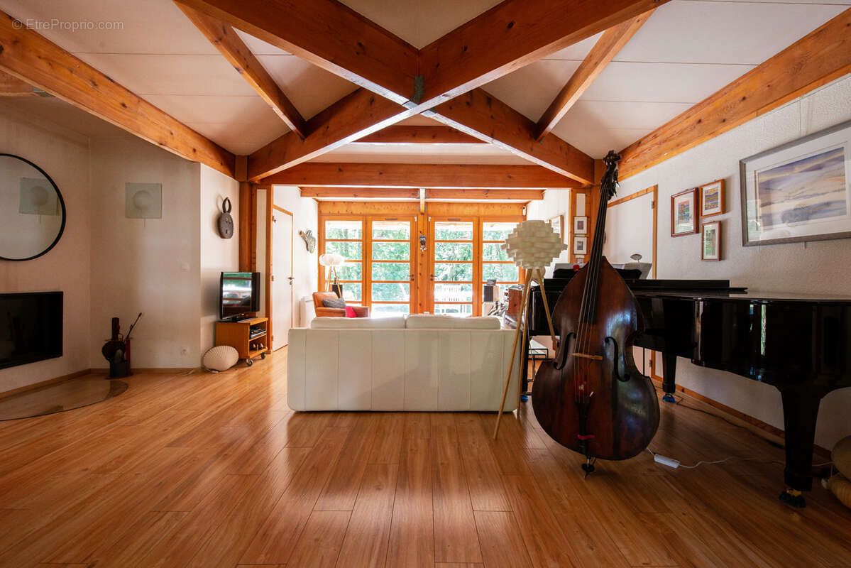 Maison à CABANAC-ET-VILLAGRAINS