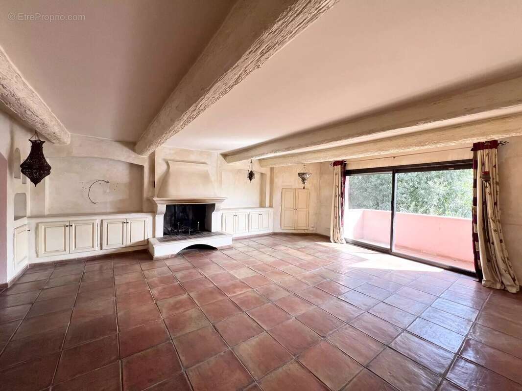 Appartement à COGOLIN