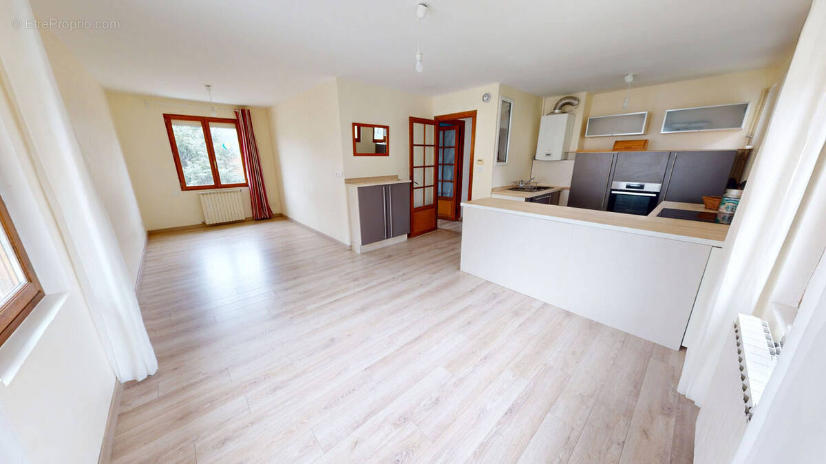 Appartement à SAINT-EGREVE