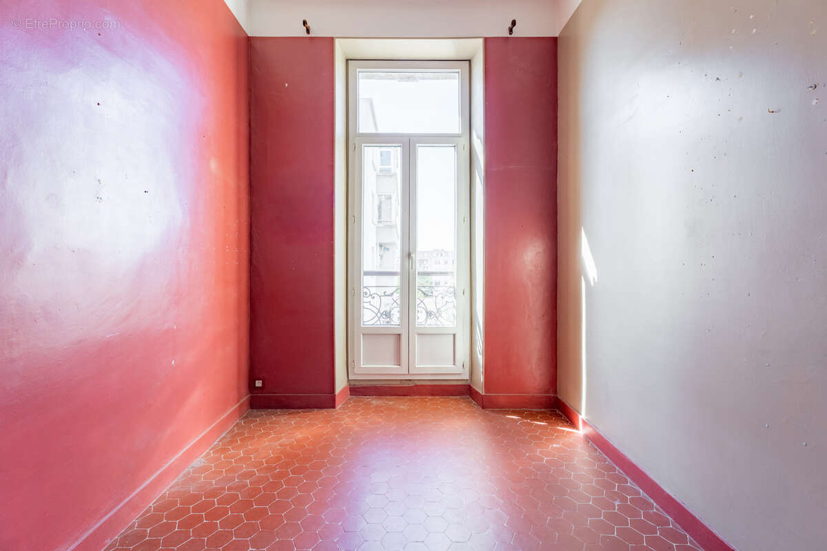 Appartement à MARSEILLE-4E