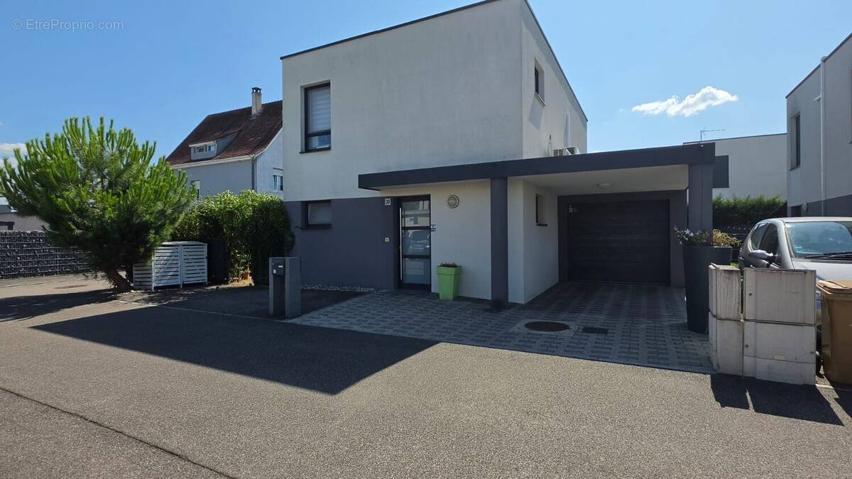 Maison 96 m² à Saint-Louis  - photo 2