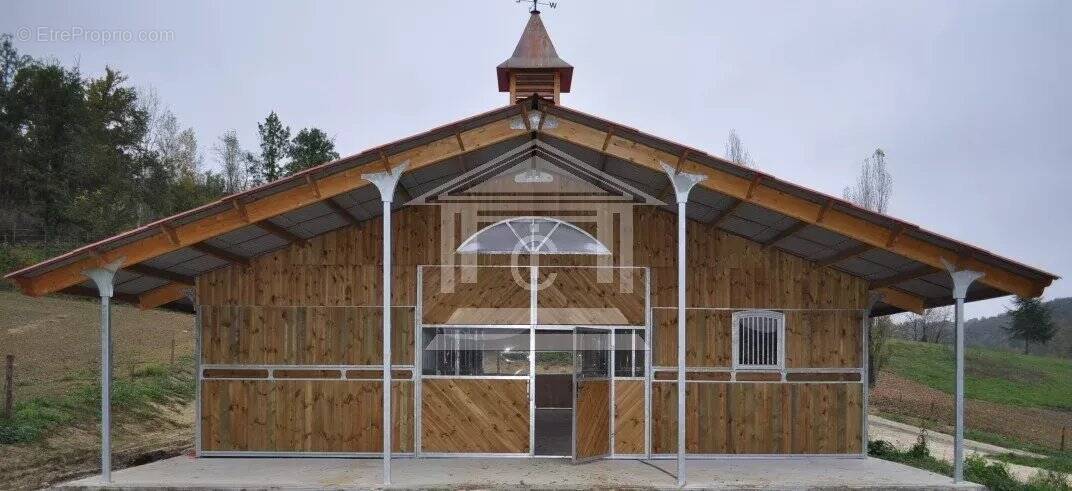 Maison à SAINT-URCISSE