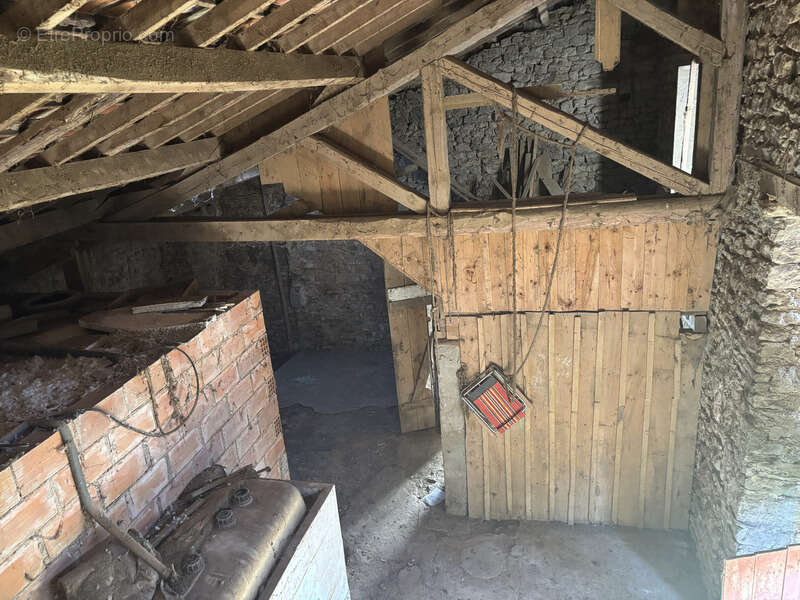 Maison à PRECY-SOUS-THIL