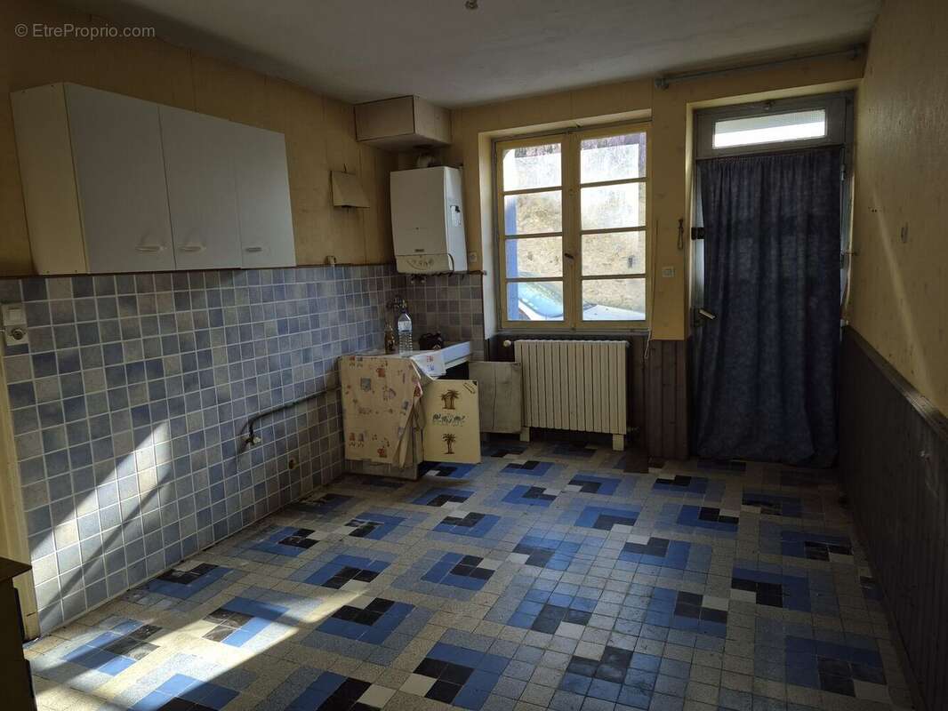 20260409100829 - Commerce à NONTRON