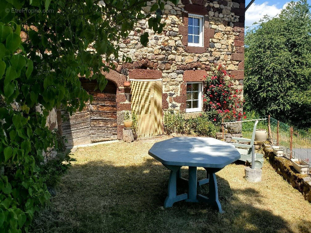 Maison à ALLEYRAS