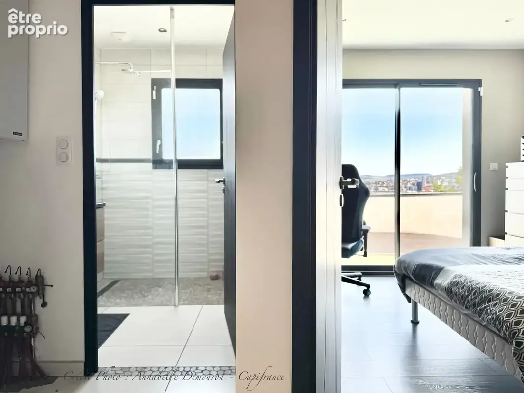 Villa d'Architecte contemporaine récente - 6 pièces/4 chambres - CLERMONT-FERRAND CHANTURGUE - Vue Panoramique - Piscine - photo 81