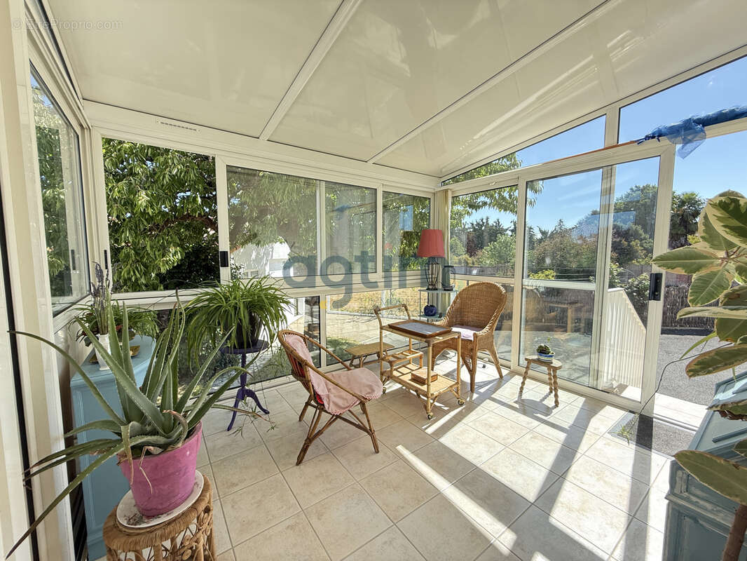 La Bruffiere - 3 chambres - Deux garages - Jardin - photo 9