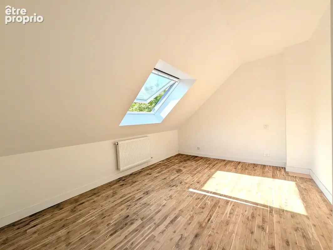 Maison rénovée - 5 pièces - MALESTROIT (56) - Vannes - terrain - photo 7