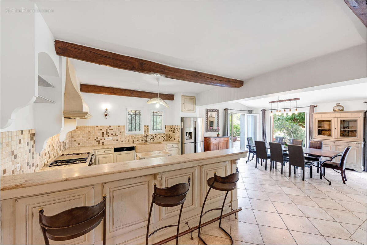 Maison à BAGNOLS-EN-FORET