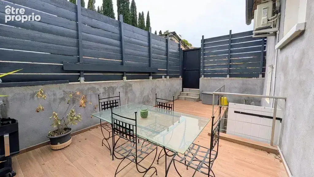 CARCES - Maison de village rénovée avec terrasse et garage - photo 4