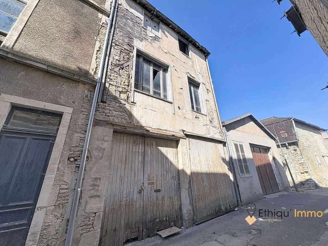 Appartement 219 m² à Bar-Sur-Aube  - photo 2