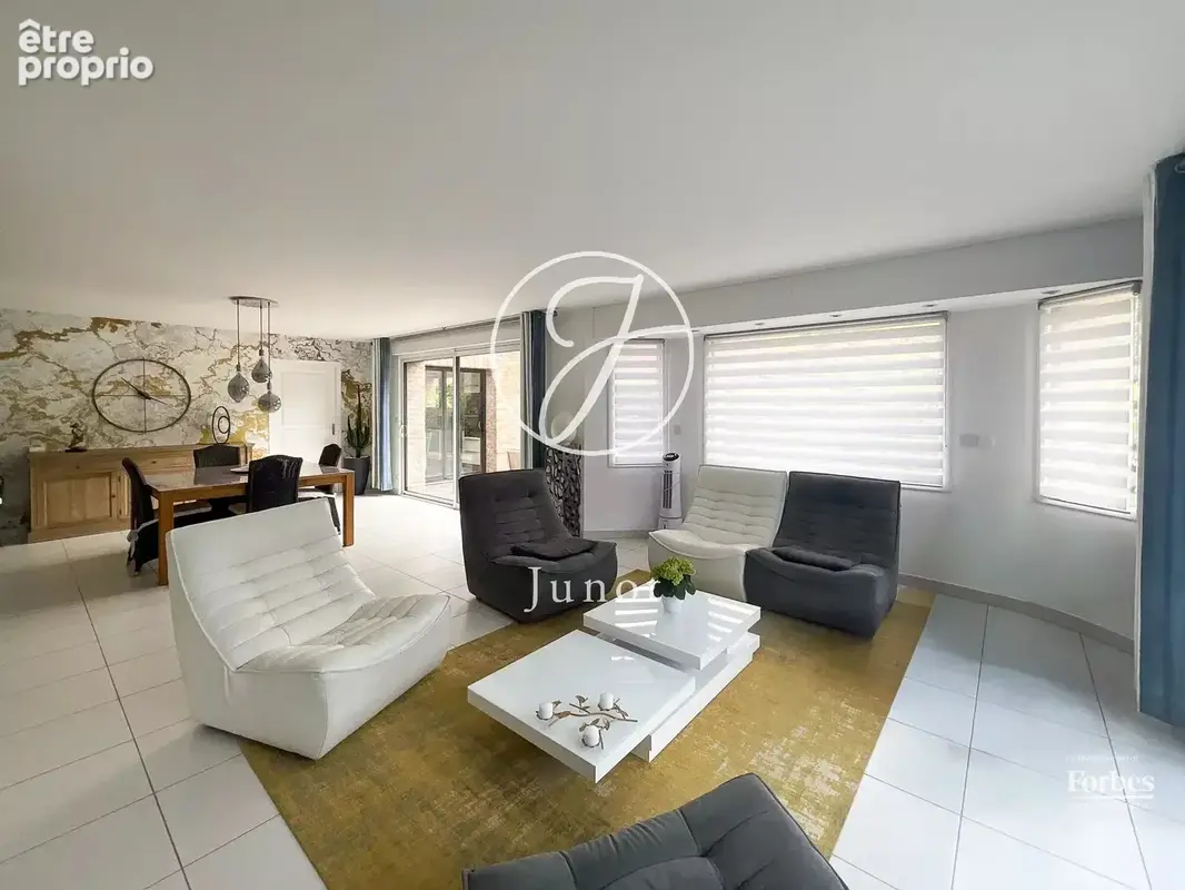 Capinghem - CENTRE - Maison à vendre - 7 pièces - 201m² - 5 chambres - Bureau - Jardin - Garage et parkings - photo 4