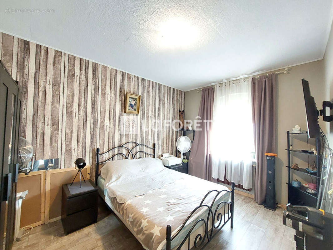 Maison à AUDUN-LE-TICHE