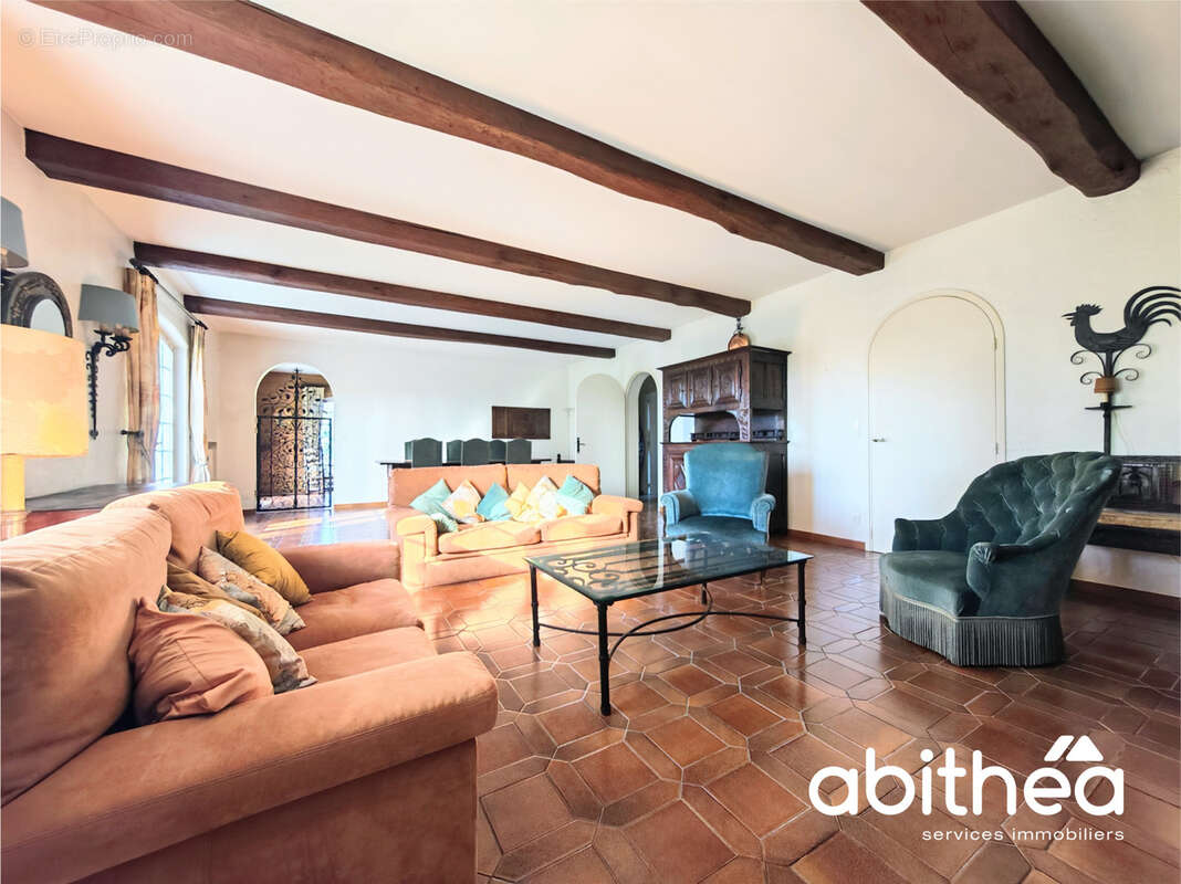L’élégance d’une maison bourgeoise, les volumes d’une demeure familiale : 250 m2 à découvrir - photo 16