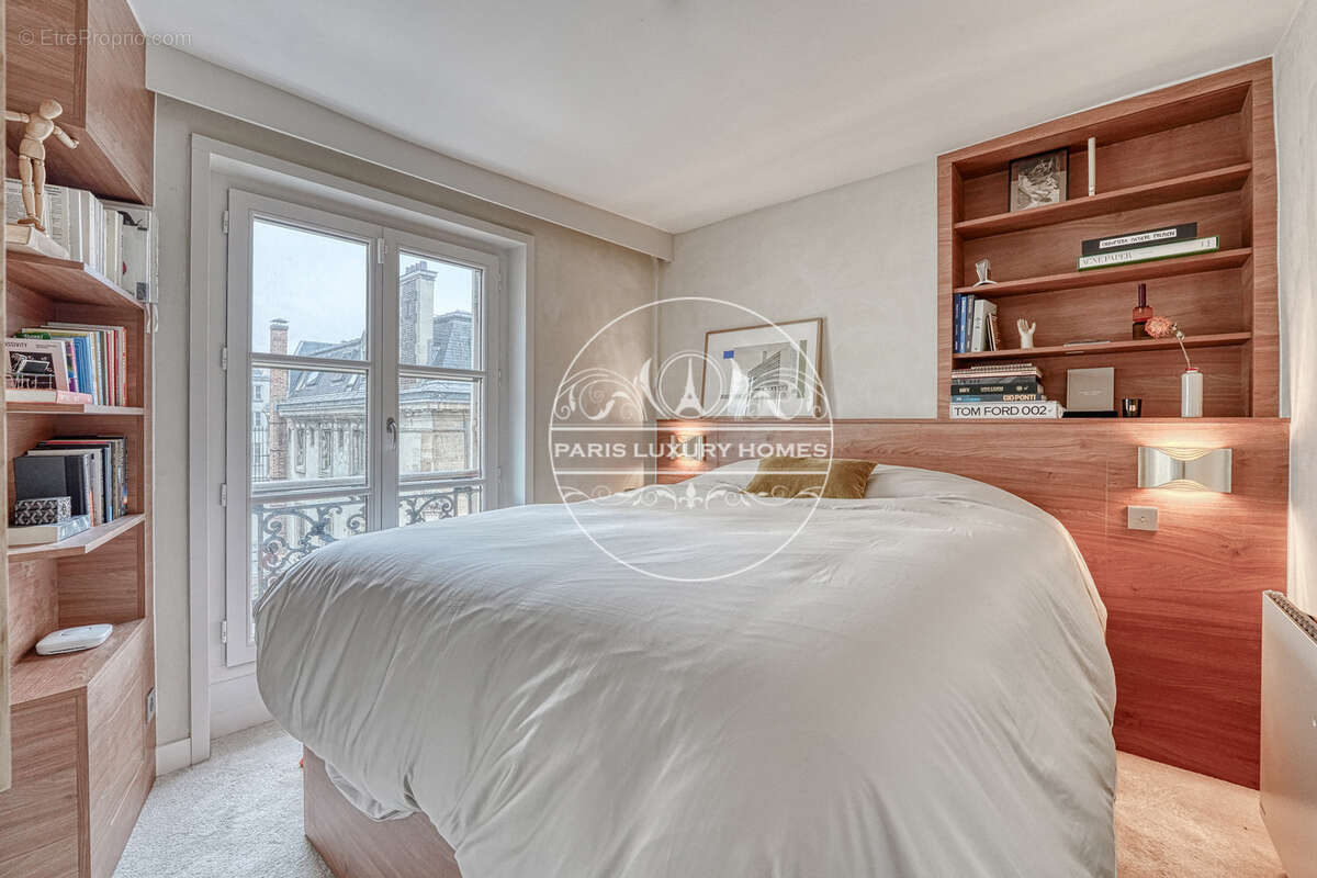 Appartement à PARIS-2E