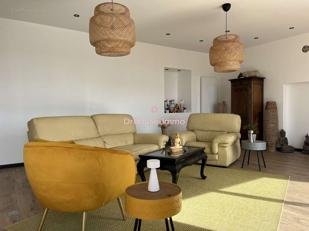 Maison à SAINT-YRIEIX-LA-PERCHE