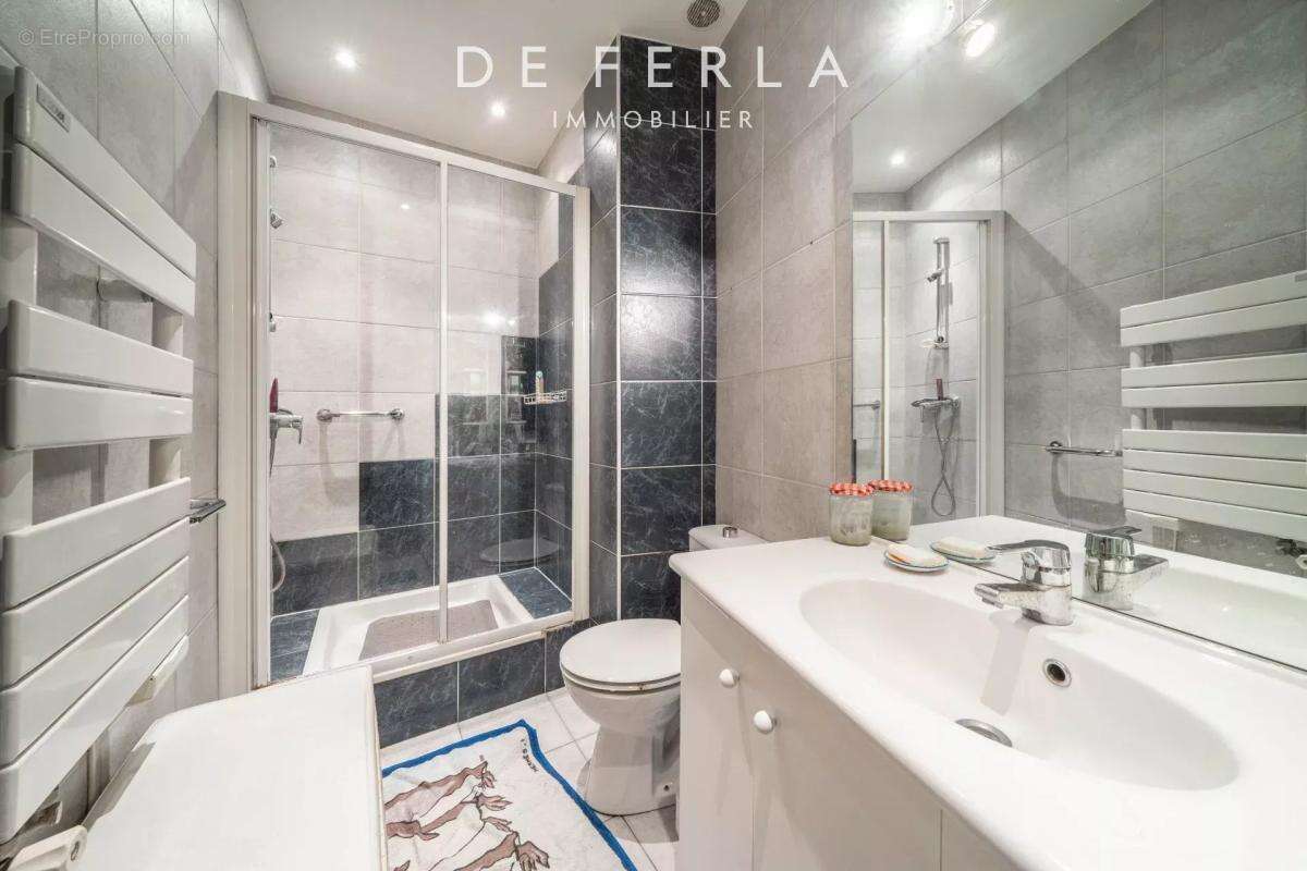 Appartement à PARIS-14E