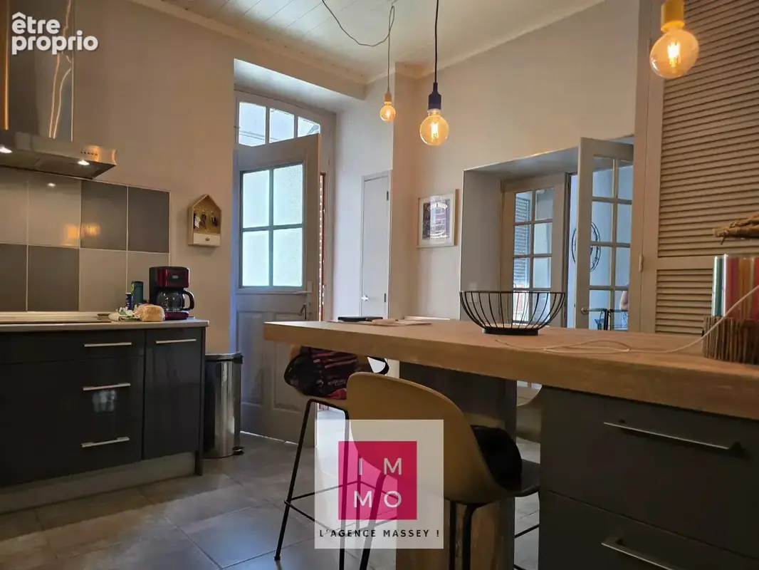 TARBES – Grand duplex de caractère, 4 chambres, terrasse, garage 26m² et parking - photo 2