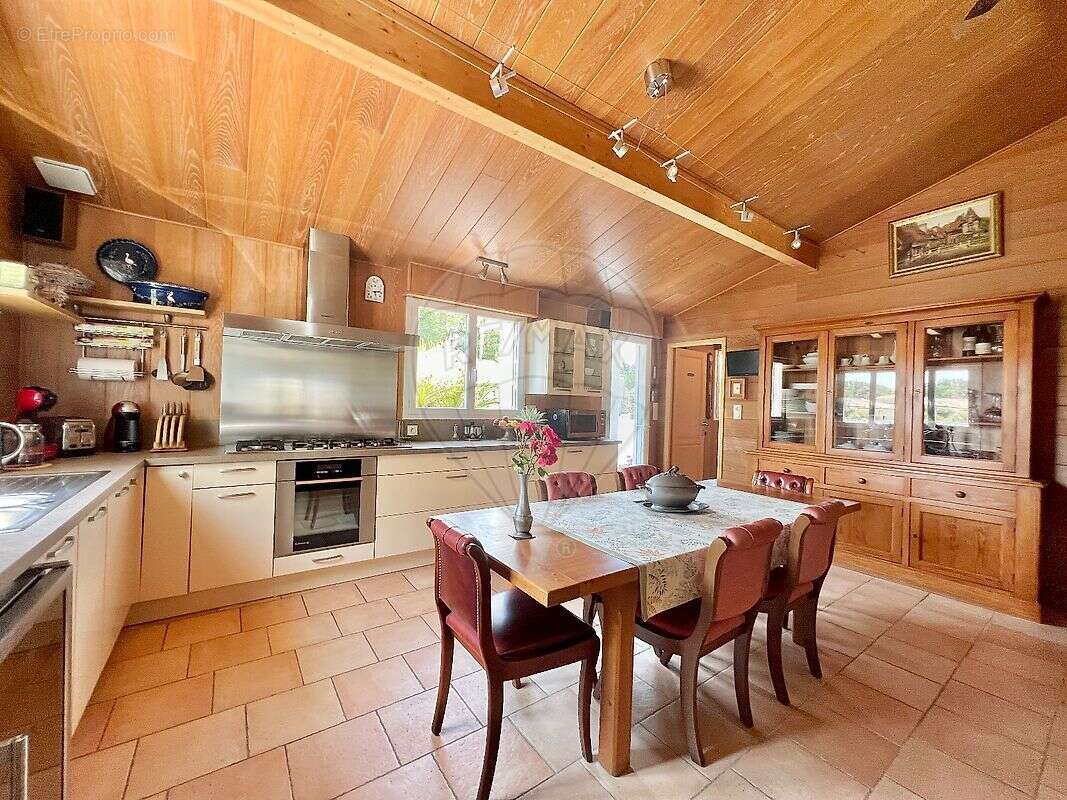 Maison à LES MATHES