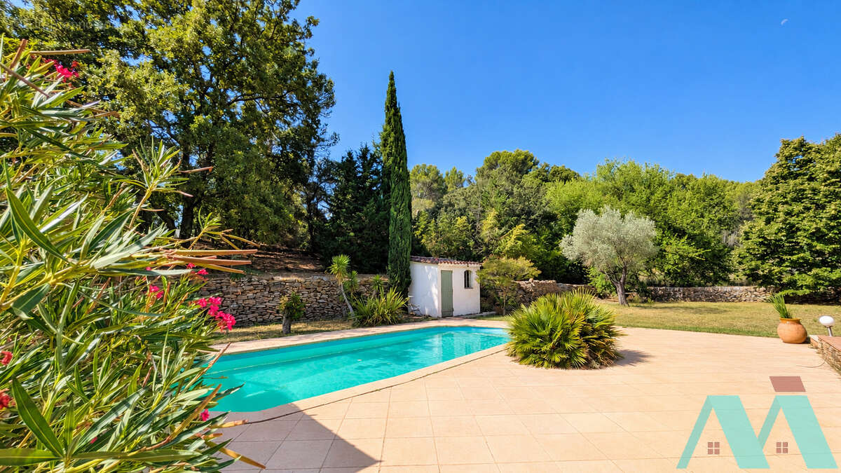 Propriété d'exception sur 3ha - deux maisons T3 et T5 - PISCINE - photo 3