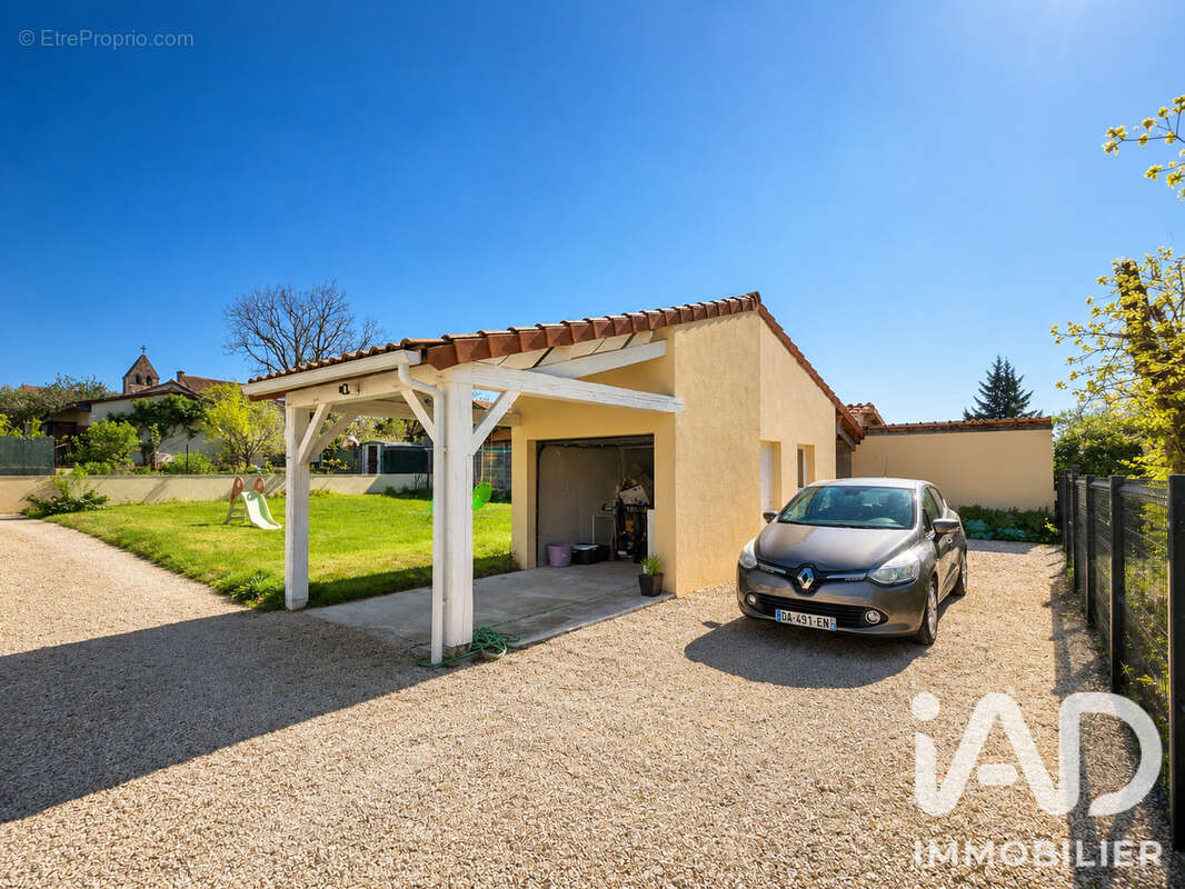 Photo 2 - Maison à LACHAPELLE-AUZAC
