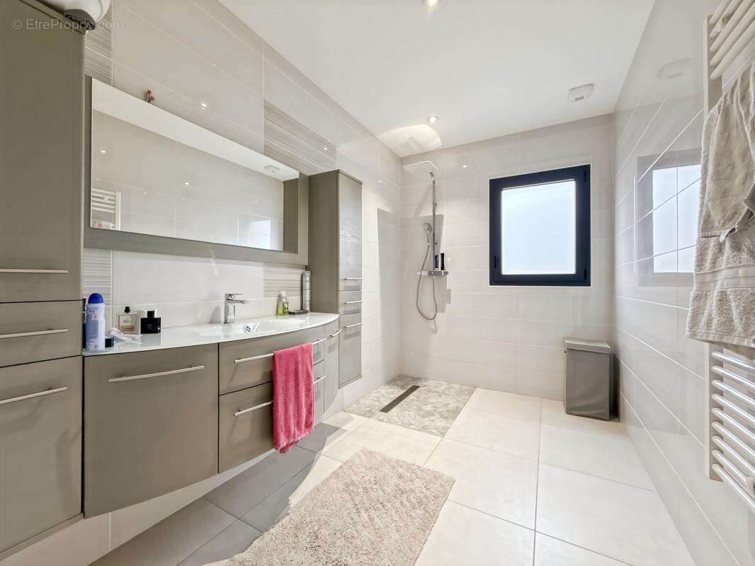 Maison à CHATEAU-L&#039;EVEQUE