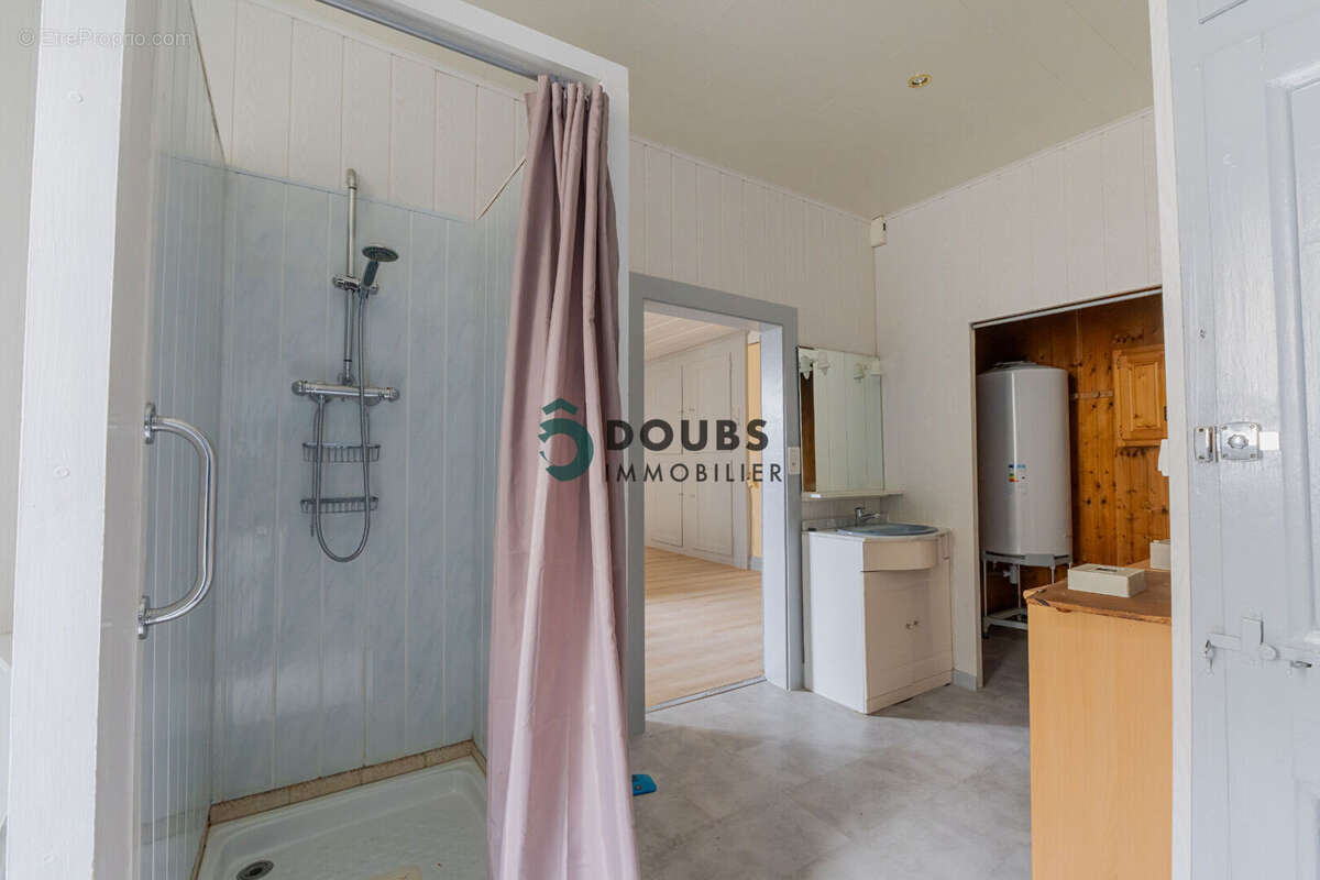 Appartement à ORCHAMPS-VENNES