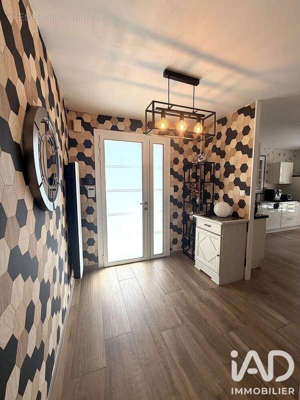 Maison 145 m² à Grosbreuil  - photo 8