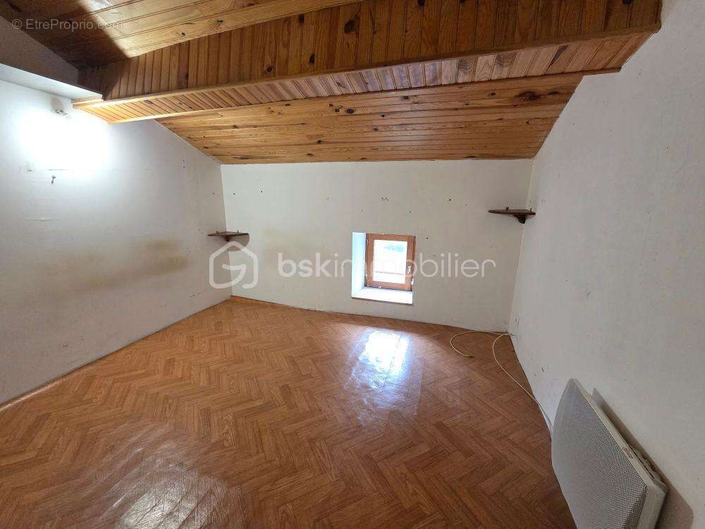 Maison à LE BUSSEAU