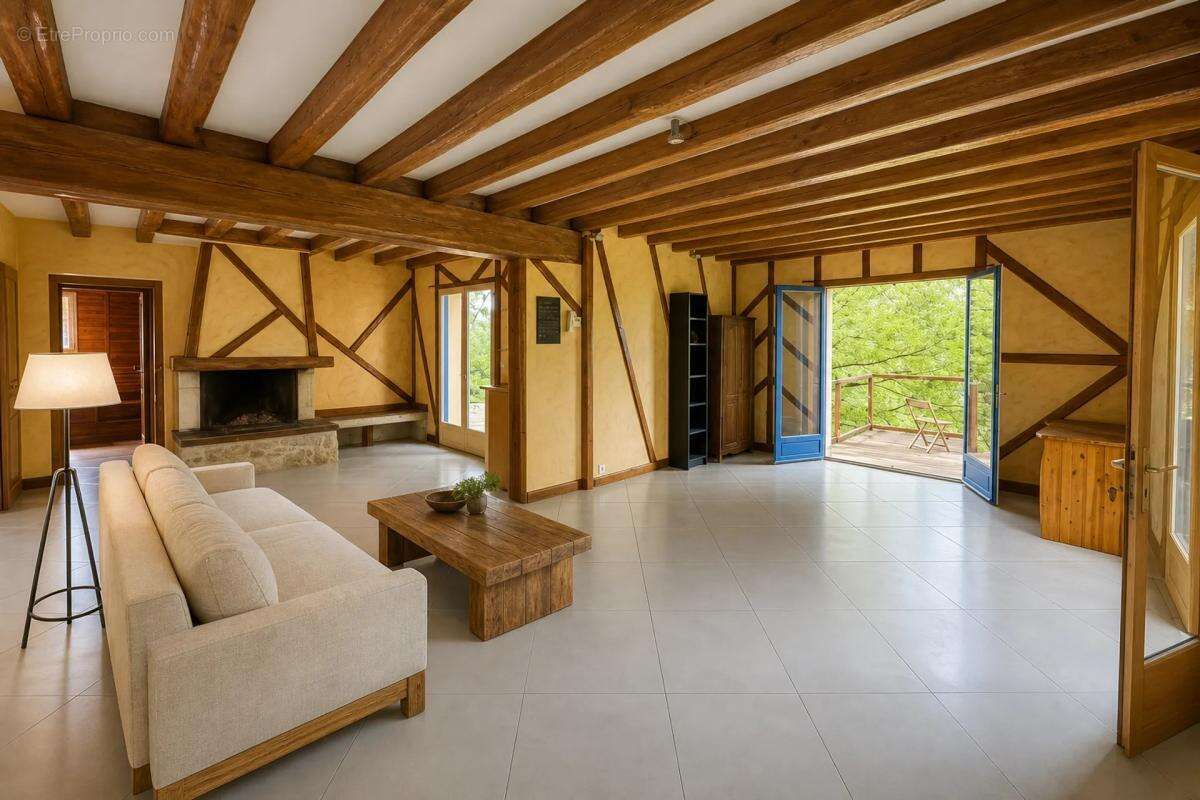 Maison de 7 pièces de 147 m² à Montgobert - photo 2