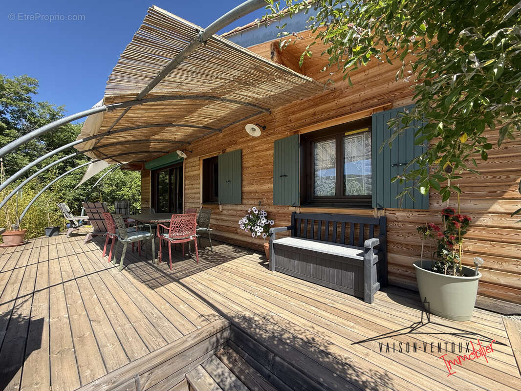 Maison en bois sur 2,- ha, situation exceptionnelle - photo 4