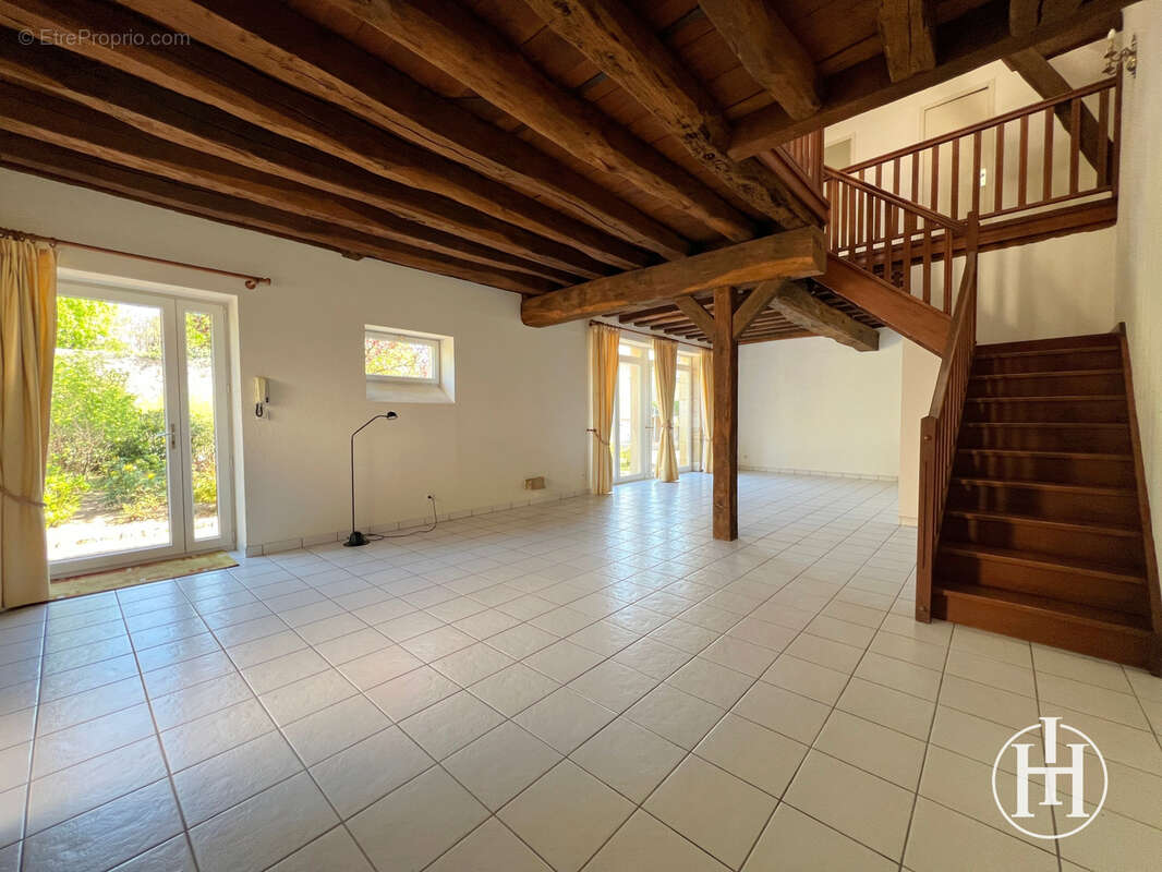 Appartement à SAINT-AMAND-MONTROND