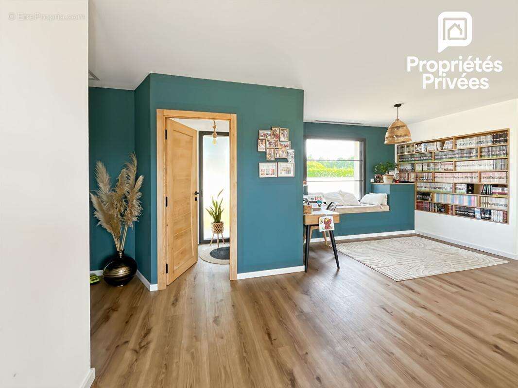 Maison contemporaine 150 m² avec piscine chauffée, garage et vaste pièce de vie de 70 m² - photo 5