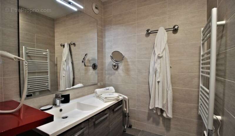 Appartement T2 dans centre ville de dax à côté des cures dans résidence de tourisme classée - photo 6