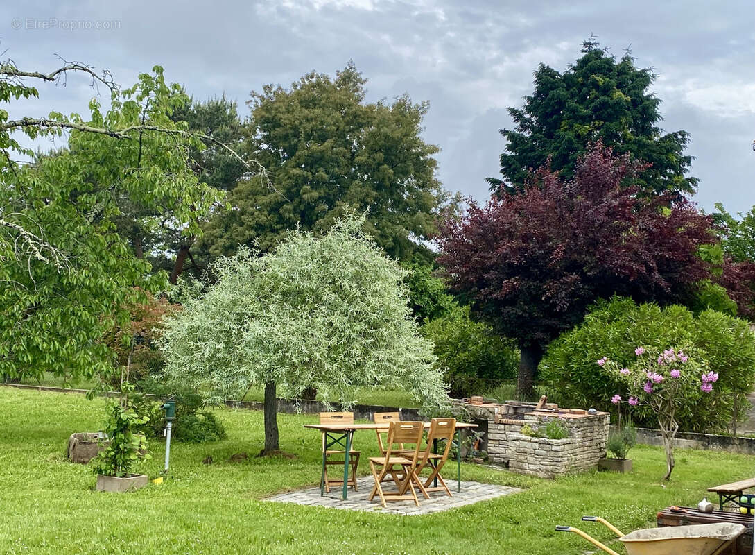 Climatisée - maison semi-enterrée sur terrain piscinable - photo 8