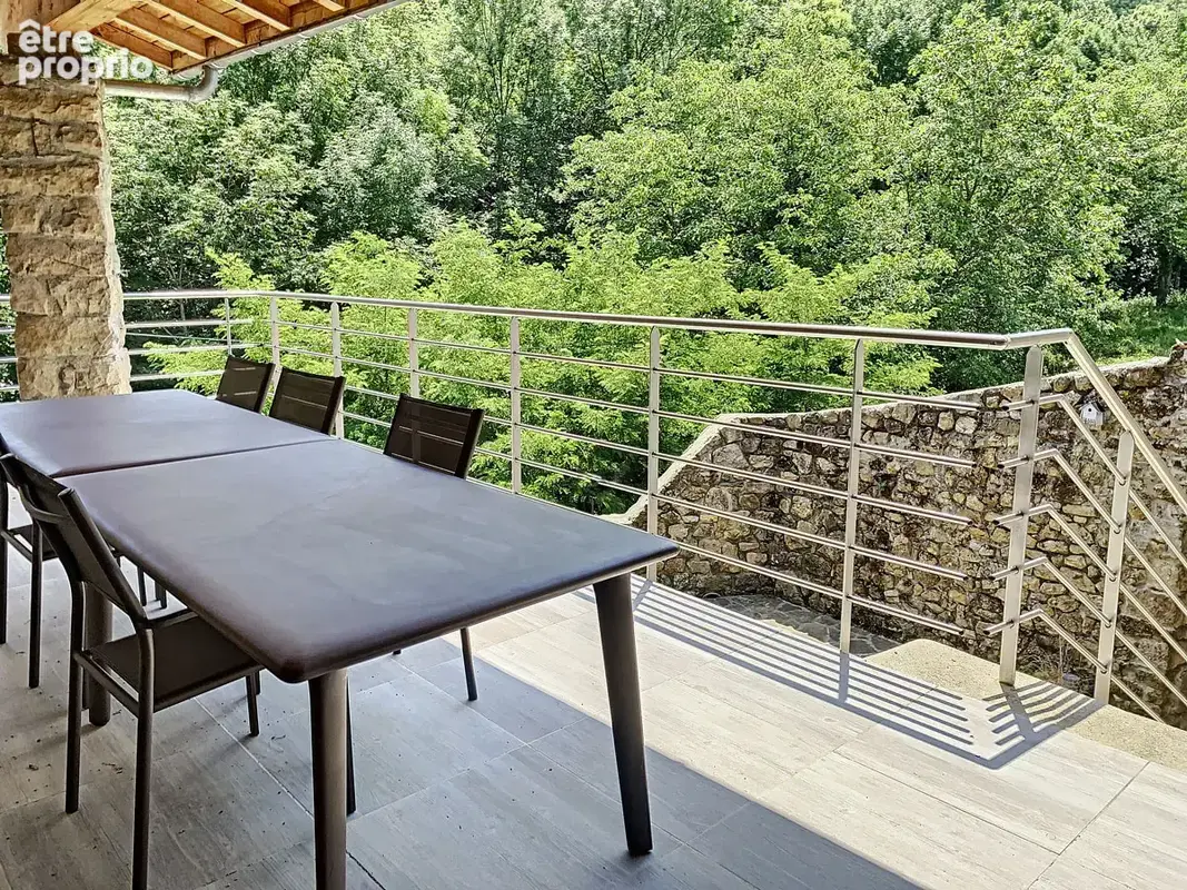 Une bastide du 16ème siècle rénovée de 260 m2 hab., aménagée en 2 logements et annexes, cour intérieure, pisci - photo 11