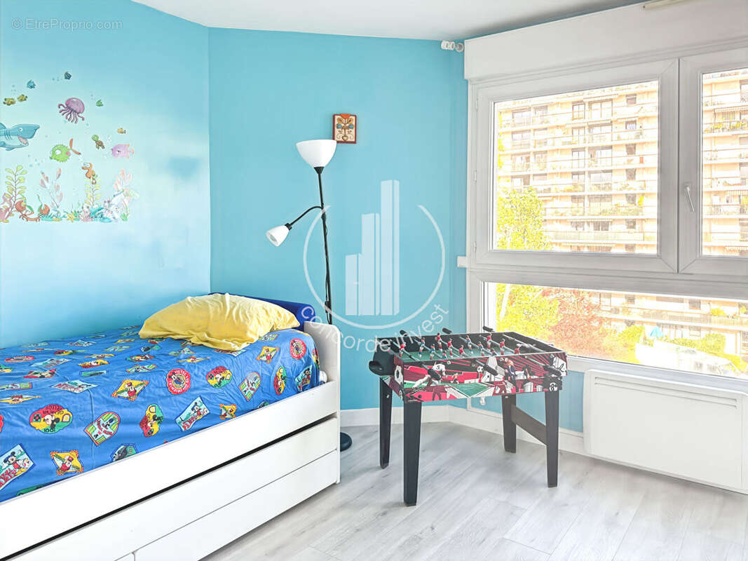 Appartement à COURBEVOIE