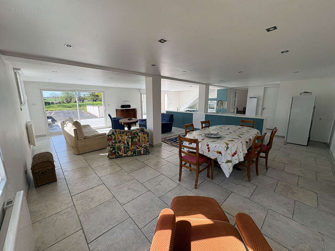 Maison à COUSSAY-LES-BOIS