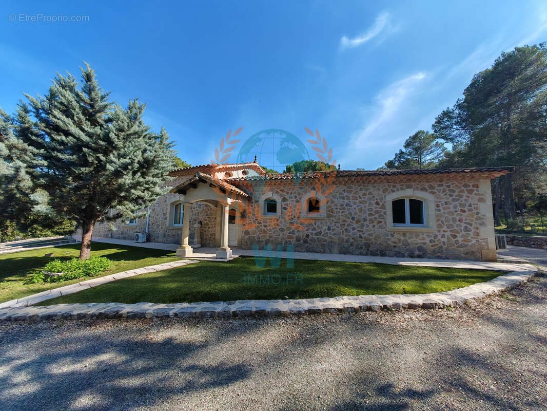 Propriété de charme avec piscine et dépendance - photo 27