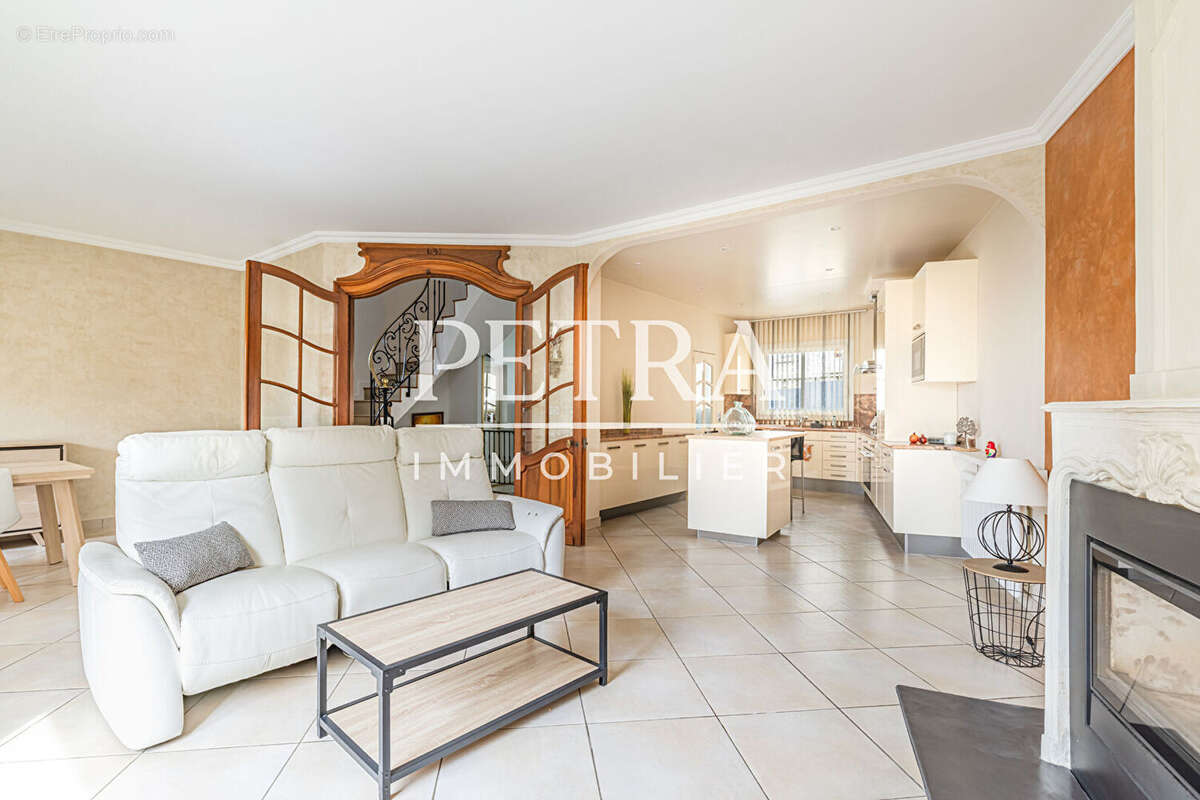 Maison à L'HAY-LES-ROSES