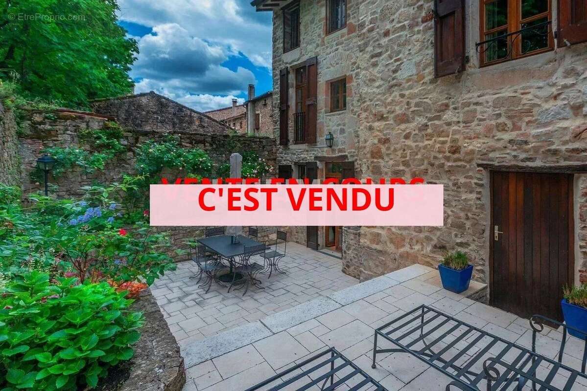 Maison à LES CABANNES