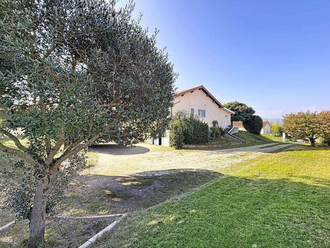 Maison à SALAISE-SUR-SANNE