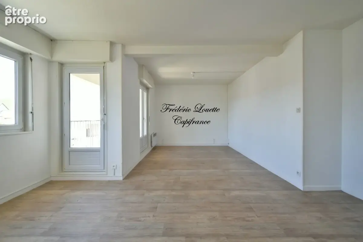 AY-CHAMPAGNE – Appartement T3 avec balcon, ascenseur et grenier, dans une résidence calme et sécurisée - photo 2