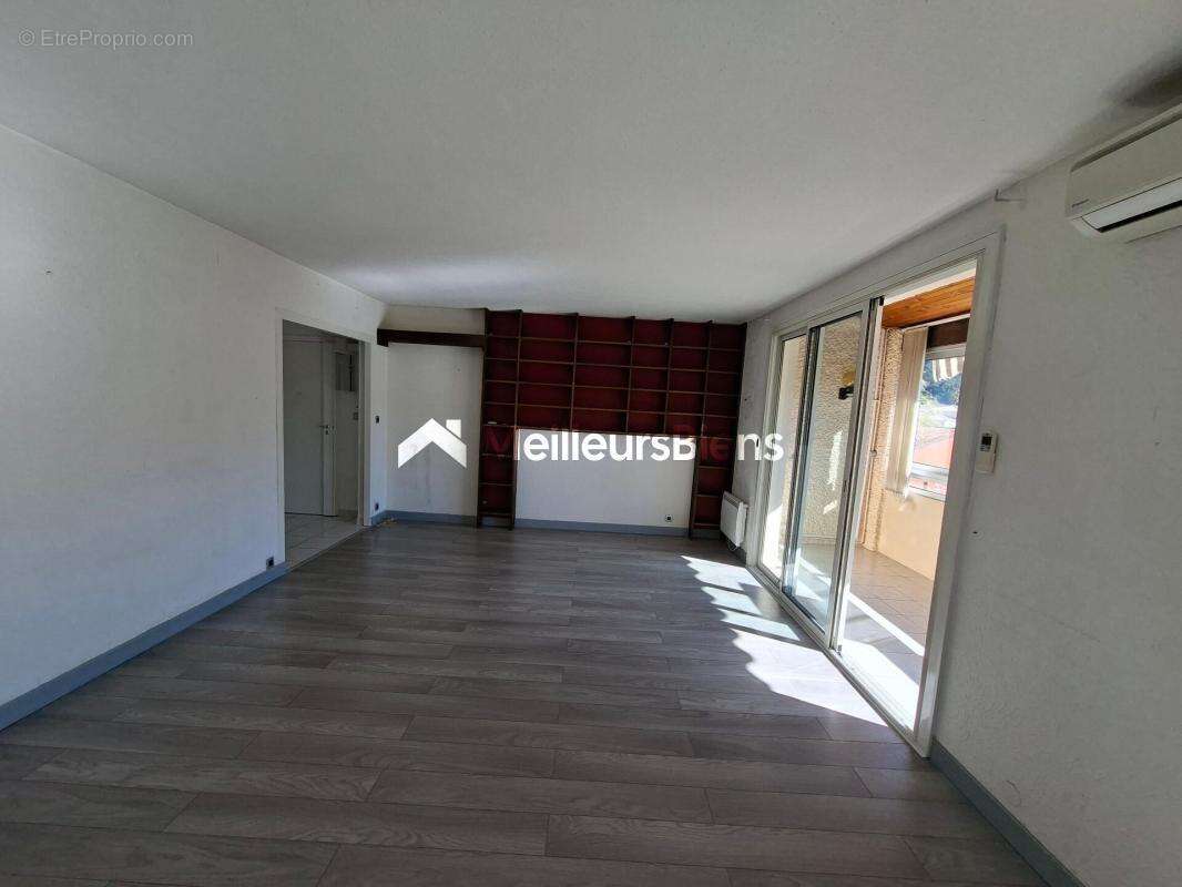 Appartement à SAINT-CYR-SUR-MER