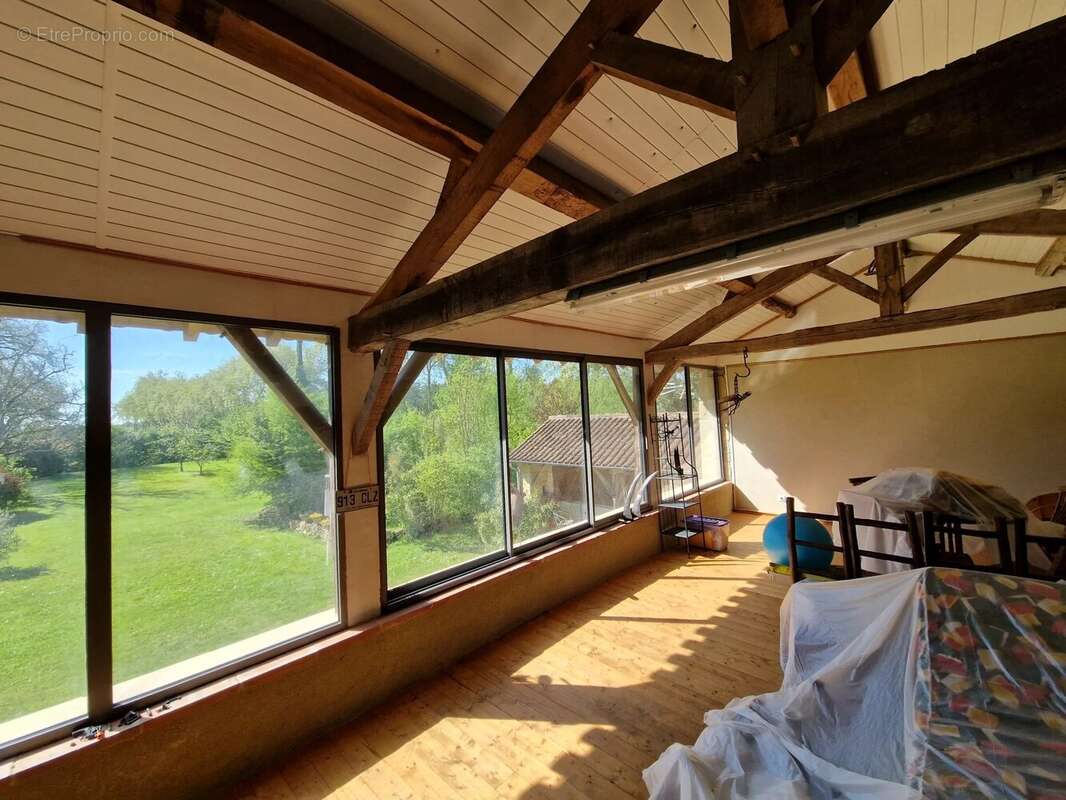 Maison à VIC-FEZENSAC