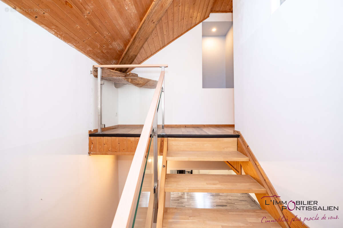 Appartement à LABERGEMENT-SAINTE-MARIE